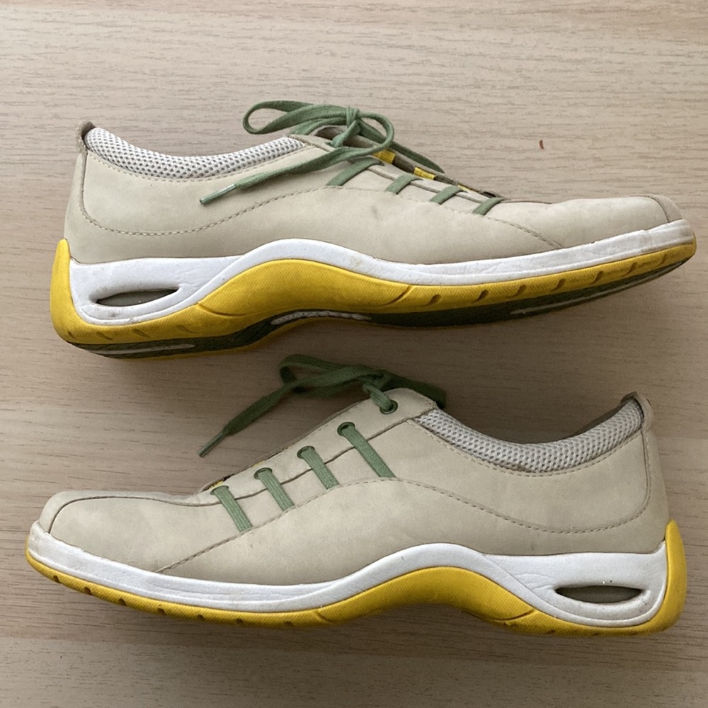 Women’s Cole Haan Air Khaki Tan Suede Nubuck Comfort Sneakers Walking Shoes 9B